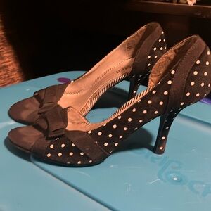 Pin-up inspired polka dot peep toes